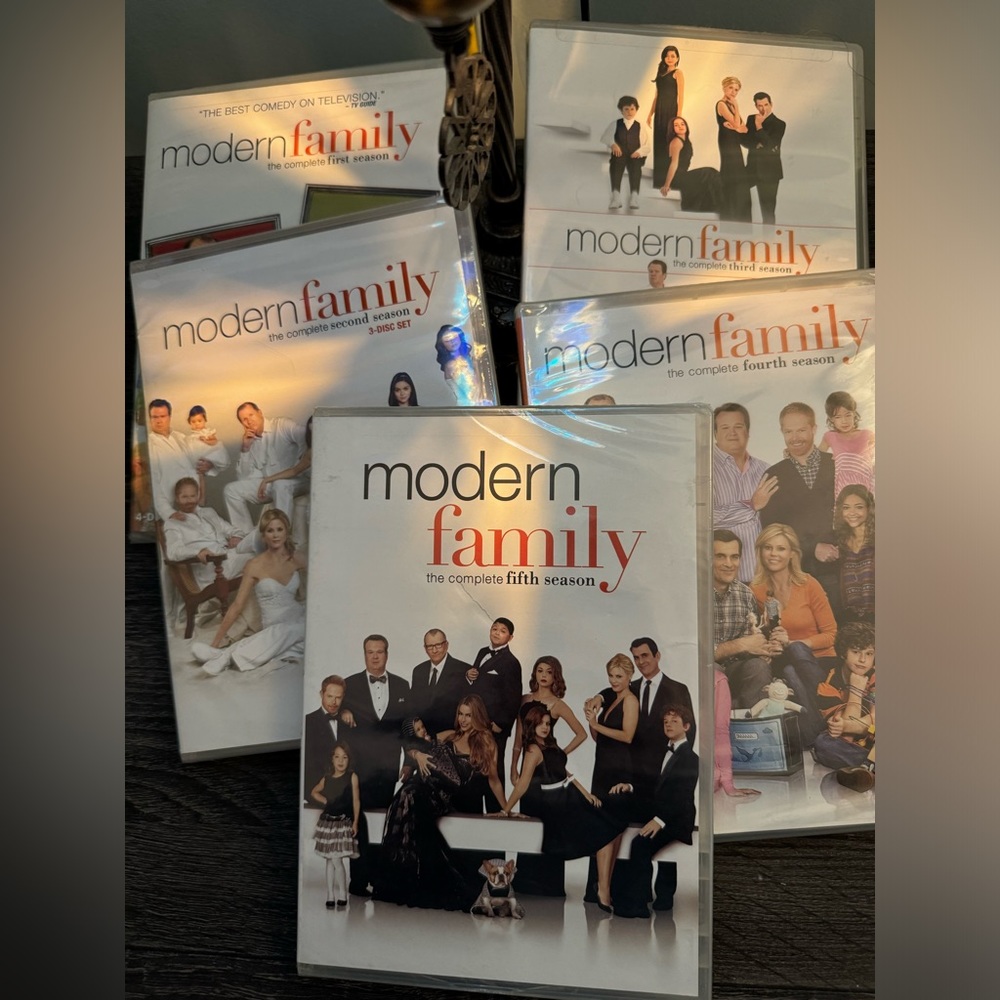 Modern Family Seasons 1-5 DVD